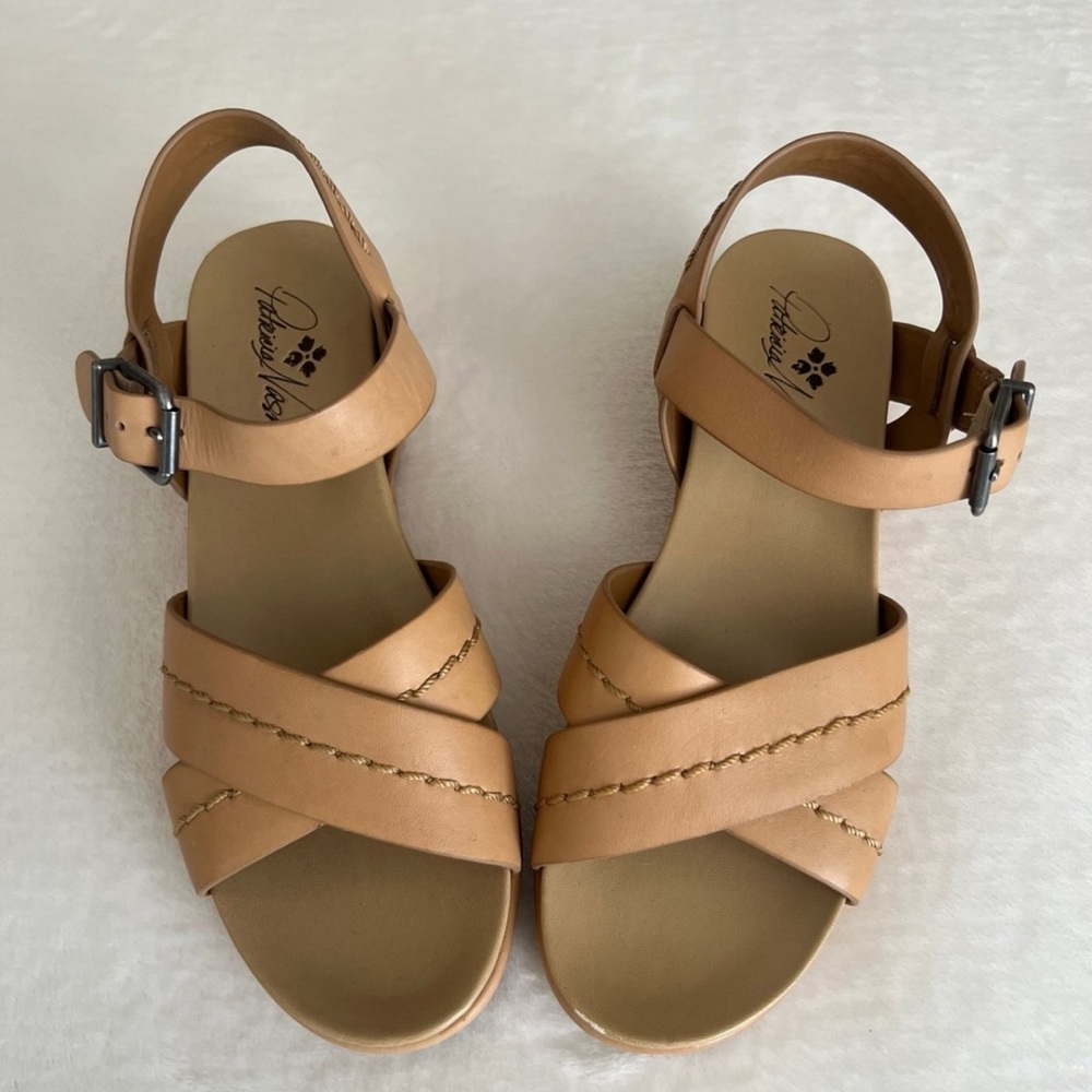 Patricia Nash Tan Platform Sandals size 8